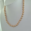 Laden Sie das Bild in den Galerie-Viewer, Perlenkette Zuchtperlen / Gold-Verschluss 8 Karat / ca. 50,0 cm Perlen 9,2 mm