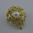 Laden Sie das Bild in den Galerie-Viewer, Vintage Brosche mit 0.48 ct. Brillanten & Perle / 585er - 14 Karat Gold