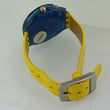Laden Sie das Bild in den Galerie-Viewer, Swatch - Armbanduhr / mit gelben Lederarmband / Quarz