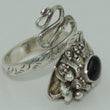 Laden Sie das Bild in den Galerie-Viewer, Vintage Damen Schlangen Ring mit Onyxstein / 925er Silber - 57 18,1 mm Ø
