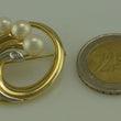 Laden Sie das Bild in den Galerie-Viewer, Vintage Brosche mit Brillanten & Perlen / 585er - 14 Karat Gold