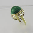 Laden Sie das Bild in den Galerie-Viewer, Vintage Damenring mit Malachit / 585er 14 Karat Gelbgold - 52 16,5 mm Ø *