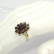 Laden Sie das Bild in den Galerie-Viewer, Vintage Damenring mit Granat 333er 8 Karat Gelbgold / 17,2 mm Ø*