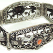 Laden Sie das Bild in den Galerie-Viewer, Vintage Damen Armband/ 800er Silber mit Koralle