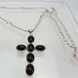 Laden Sie das Bild in den Galerie-Viewer, Vintage Kette & Anhänger Kreuz mit Onix / 925er Silber / ca. 66 cm