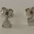 Laden Sie das Bild in den Galerie-Viewer, Brilliant Studs 585 14 carat white gold 0,20ct Solitaire