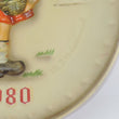 Laden Sie das Bild in den Galerie-Viewer, Hummel Jahresteller 1980 von Goebel - HUM 273