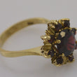 Laden Sie das Bild in den Galerie-Viewer, Vintage Damenring mit Granat / 333er 8 Karat Gold 49 15,6 mm Ø *