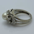 Laden Sie das Bild in den Galerie-Viewer, Vintage Damenring mit ca,1.0 ct.Diamanten & Perle / 950er-Platin 53 16,8 mm Ø *