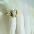 Laden Sie das Bild in den Galerie-Viewer, Vintage Damen-Ring mit Opal / 333er - 8 Karat Gold / Gr. 52 16,5 mm Ø
