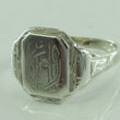 Laden Sie das Bild in den Galerie-Viewer, Herren Siegelring Vintage mit Gravur / 835er Silber - 61 19,4 mm Ø