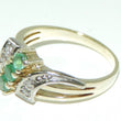 Laden Sie das Bild in den Galerie-Viewer, Damen Ring mit Smaragd & Diamant ca. 0.08 ct / 585er Gold - 54 17,2 mm Ø