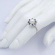 Laden Sie das Bild in den Galerie-Viewer, Vintage Damen Ring 750er 18 Karat Weißgold mit Perle& Saphir 56 17,8 mm Ø *