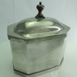 Laden Sie das Bild in den Galerie-Viewer, Vintage Metall Keksdose / KMD Holland

