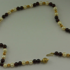 Kette mit " Perlen, Goldkugeln & Granat" - Kugelschließe 333er / 8 Karat Gold