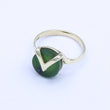 Laden Sie das Bild in den Galerie-Viewer, Vintage Damenring mit Jade / 333er - 8 Karat Gelbgold - 52 16,5 mm Ø

