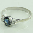 Laden Sie das Bild in den Galerie-Viewer, Damen Ring Vintage mit Saphir &amp; Diamant ca. 0.04 ct/ 585er Gold - 53 16,8 mm Ø *
