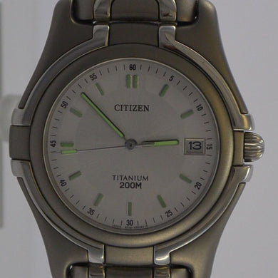 CITIZEN Herrenuhr / Quartz / Titan