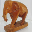 Laden Sie das Bild in den Galerie-Viewer, Elefant Holzfigur Handgeschnitzt

