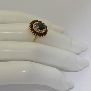 Vintage Damenring mit Granat / 333er 8 Karat Gelbgold 55 17,5 mm Ø *