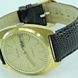 Laden Sie das Bild in den Galerie-Viewer, Vintage Isoma Quarz Herrenuhr / Vergoldet / Antimagnetic
