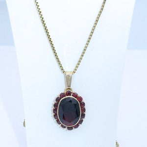 Vintage Kette & Anhänger mit Granat / 333er 8 Karat Gold 45cm
