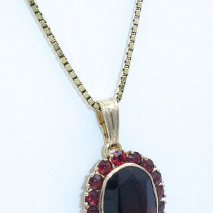 Vintage Kette & Anhänger mit Granat / 333er 8 Karat Gold 45cm