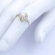 Laden Sie das Bild in den Galerie-Viewer, Vintage Damenring mit Perle &amp; Zirkonia / 333er - 8 Karat Gold - 55 17,5 mm Ø
