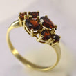 Laden Sie das Bild in den Galerie-Viewer, Vintage Damenring mit Granat / 333er Gold 8 Karat - 58 18,4 mm Ø *
