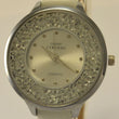 Laden Sie das Bild in den Galerie-Viewer, Crystal Colours Damenuhr / Quartz Strass Steine
