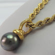 Laden Sie das Bild in den Galerie-Viewer, Vintage 585er 14 K Gold Kette &amp; Anhänger mit Tahitiperle Ø 12,6mm &amp; Brillanten
