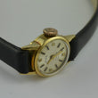 Laden Sie das Bild in den Galerie-Viewer, KOHA 17 Jewels Incabloc - Damenuhr / Handaufzug / Gehäuse - 585er 14 Karat Gold
