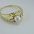 Laden Sie das Bild in den Galerie-Viewer, Vintage Damenring mit Perle / 585er 14 Karat Gold 56 17,8 mm Ø *
