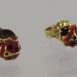 Laden Sie das Bild in den Galerie-Viewer, Vintage Kinder Ohrstecker Mai Käfer 375er - 9 Karat Gelbgold
