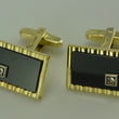 Laden Sie das Bild in den Galerie-Viewer, Manschettenknöpfe - vergoldet-mit Onyx - ca. 20,0 x 15,0 mm
