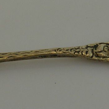 Antike Gabel mit Rosenmuster / 835 Silber