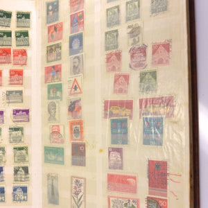 ca. 640 Briefmarken mit verschiedenen Motiven aus aller Welt, meist gestempelt