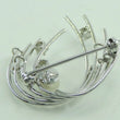 Laden Sie das Bild in den Galerie-Viewer, Vintage Brosche mit Perle &amp; Diamanten ca. 0.30 ct / 585er 14 Karat Gold
