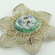Laden Sie das Bild in den Galerie-Viewer, Vintage Brosche versilbert mit Emaille
