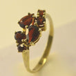 Laden Sie das Bild in den Galerie-Viewer, Vintage Damenring mit Granat / 333er Gold 8 Karat - 58 18,4 mm Ø *
