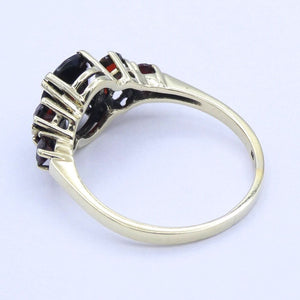Vintage Damenring mit Granat 333er 8 Karat Gelbgold - 56 17,8 mm Ø *
